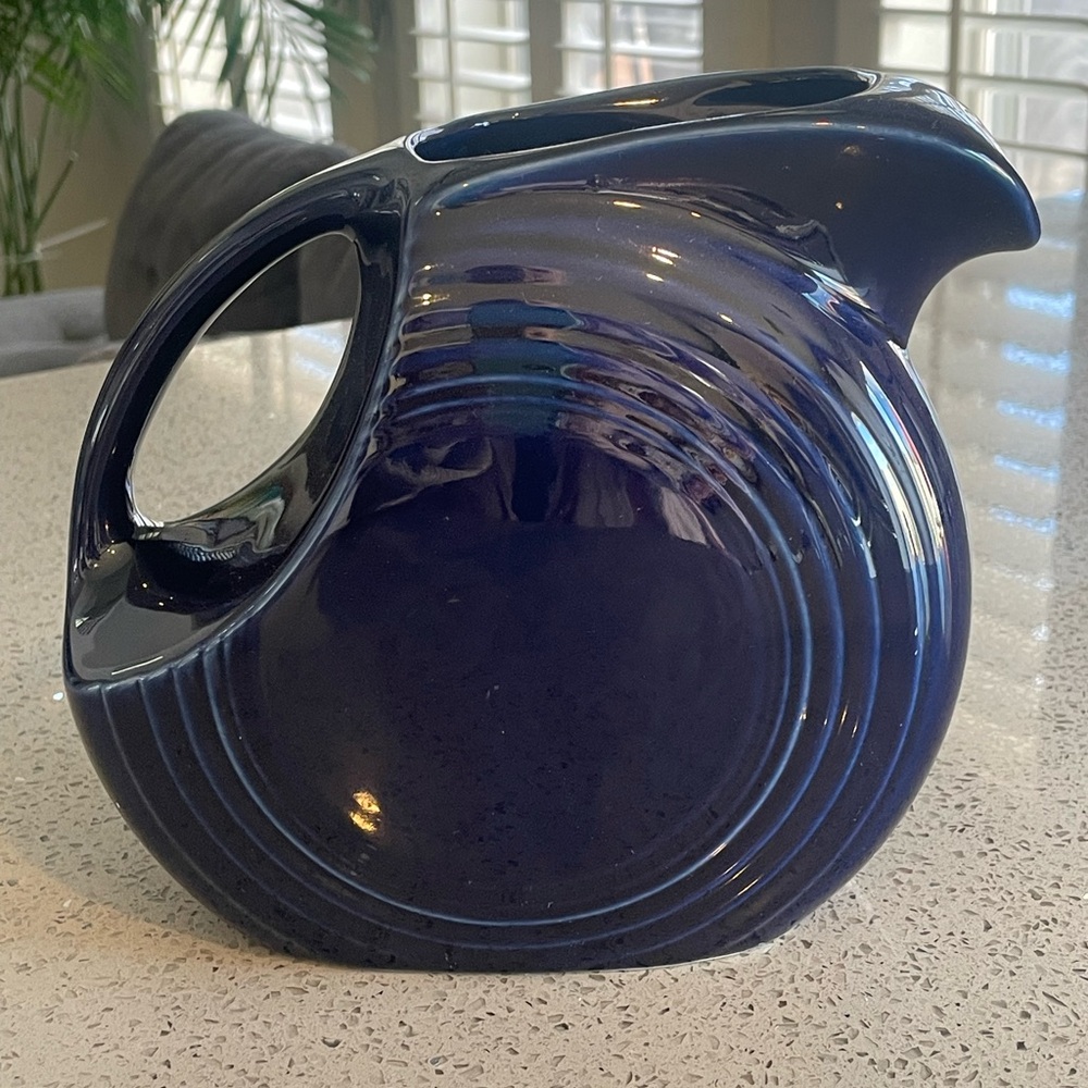 Vintage Cobalt Fiestaware pitcher - Picture 2 of 9